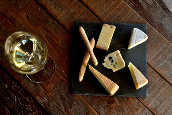 Vouchers Gift Voucher: Pairing Wines and Cheeses (2 pax) Activity